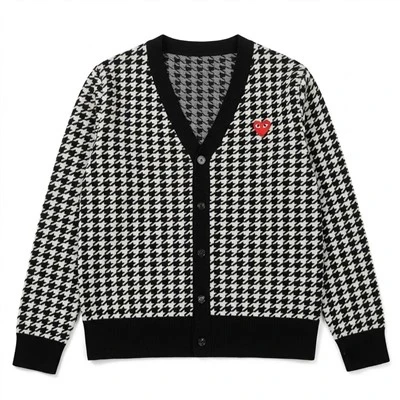 Mustavalkoinen Houndstooth-neuletakki